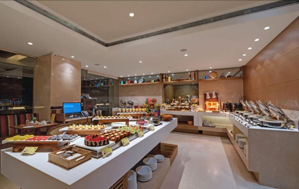 เดอะ เฟิร์น กอร์กอน Hotel มุมไบ ภายนอก รูปภาพ