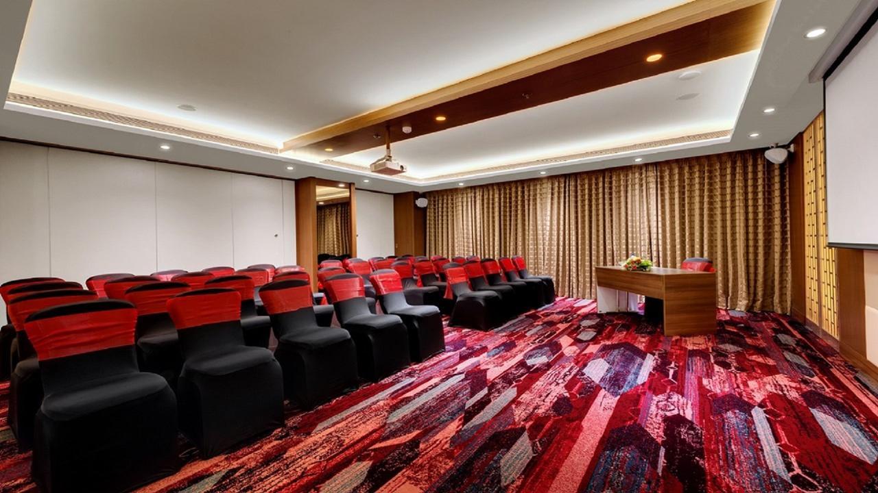 เดอะ เฟิร์น กอร์กอน Hotel มุมไบ ภายนอก รูปภาพ